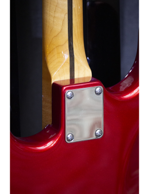 Aria® STG-57 Guitarra Eléctrica SSS Tremolo Stratocaster® Style Color: Candy Apple Red