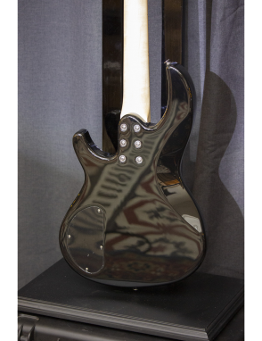 Aria® RSB-618 Bajo Eléctrico 4 Cuerdas Color: Black