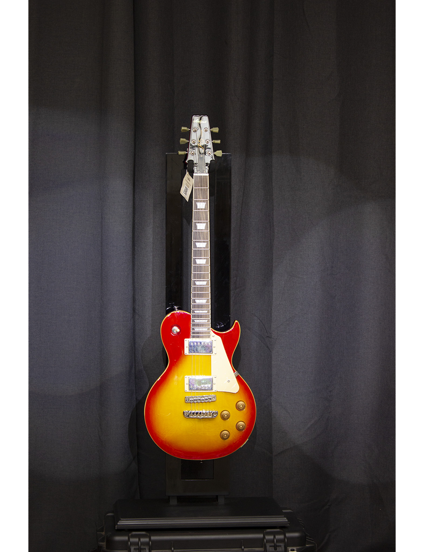 Aria® Guitarra Eléctrica PE-350 Les Paul® Style Color: Aged Cherry Sunburst