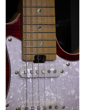 Aria® Guitarra Eléctrica 714-MK2 Fullerton Flamed Stratocaster® Style Color: Ruby Red