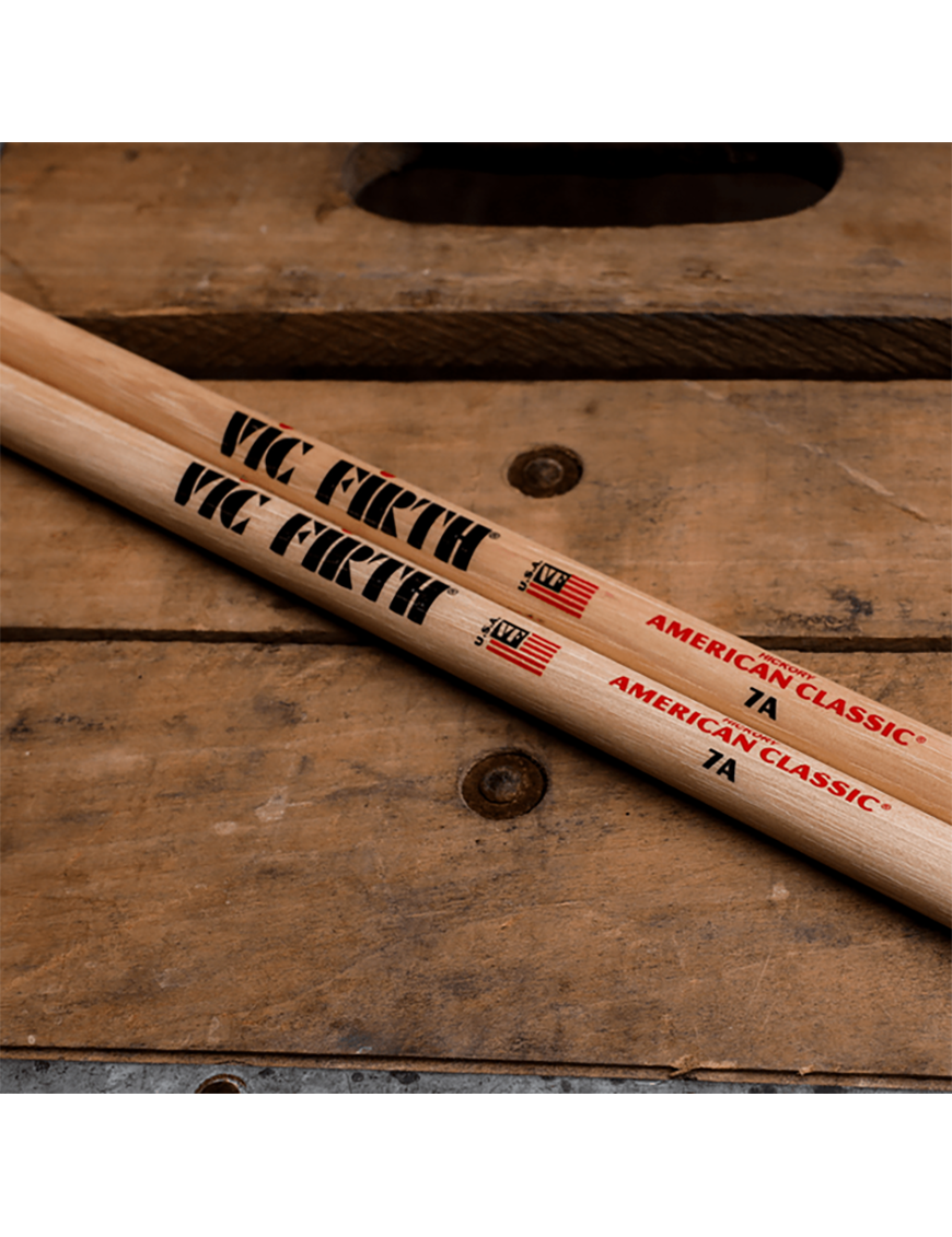 VIC FIRTH® 7A American Classic® Baqueta Punta Madera