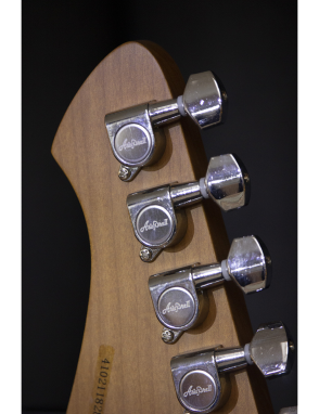 Aria® 714-MK2 Guitarra Eléctrica Fullerton Flamed Stratocaster® Style Color: Black Diamond