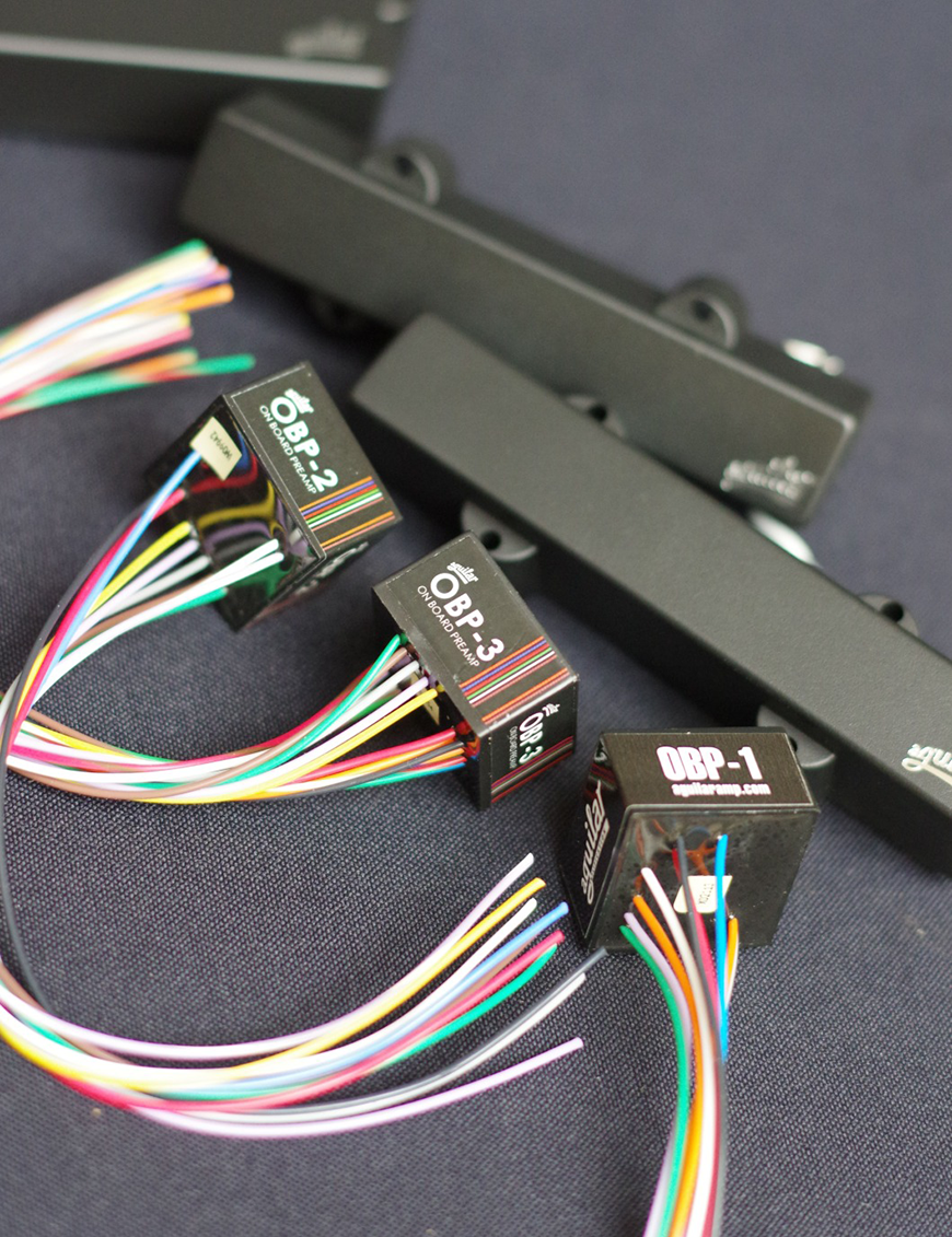 Aguilar® OBP-3SK Preamp Bajo Onboard Potenciómetros: 1 Treble/Bass Stack 1 Mid 1 Mini Switch