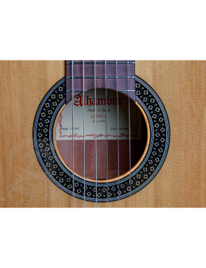 Alhambra® 1C HT EZ Guitarra Clásica Estudio Hybrid Terra Natural Fishman® con Funda