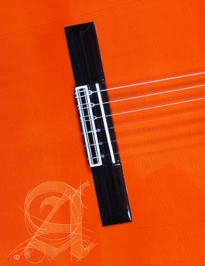 Alhambra® 4F Guitarra Flamenca Conservatorio Golpeador Funda Color: Anaranjado