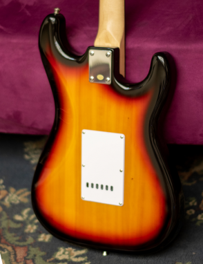 Aria® STG-003L Zurdo Guitarra Eléctrica SSS Tremolo Stratocaster® Style | 3 Tone Sunburst