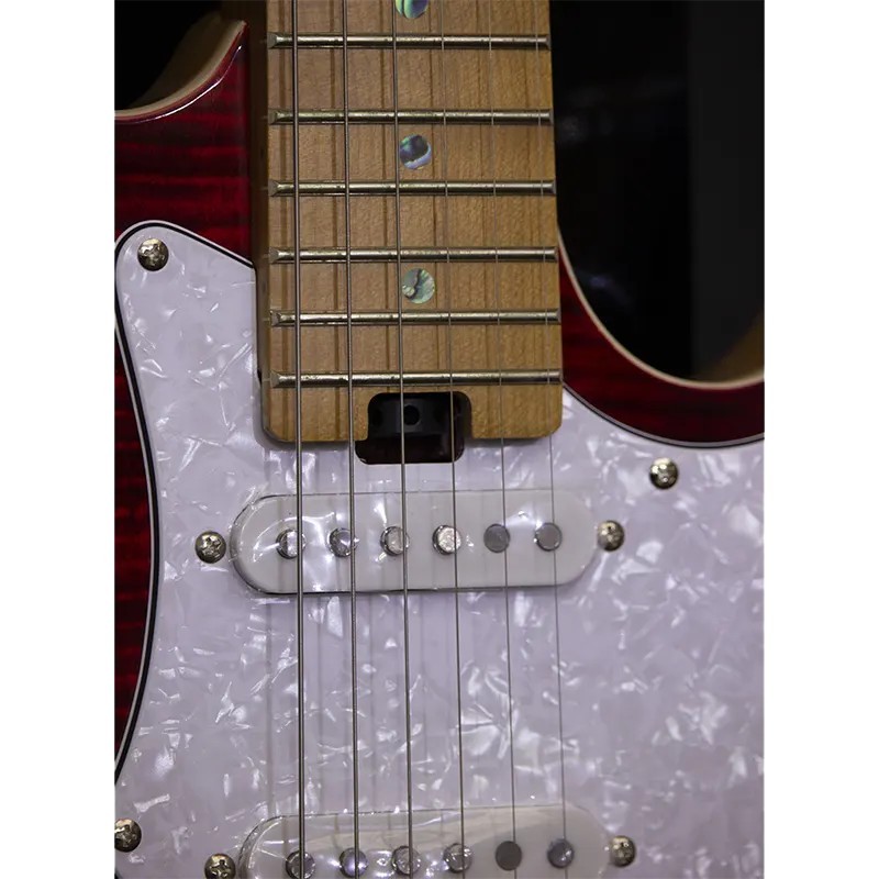 Aria® 714-MK2 Guitarra Eléctrica Fullerton Flamed Stratocaster® Style